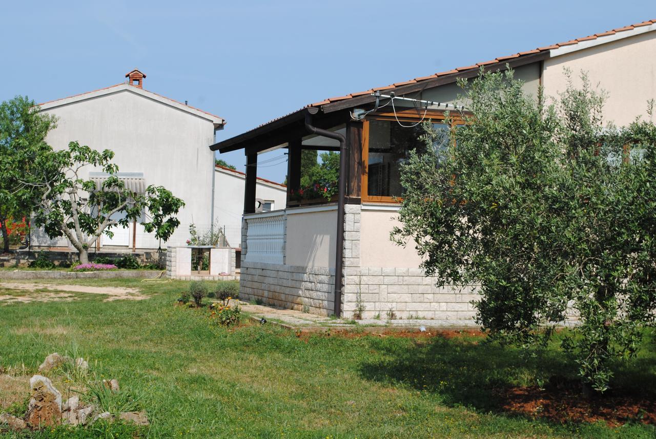 Holiday Home Ana Pula Exterior photo