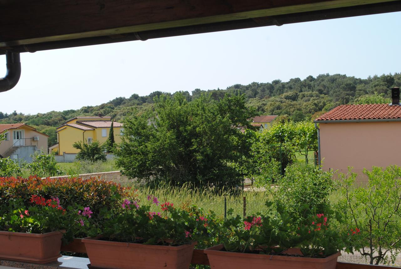Holiday Home Ana Pula Exterior photo